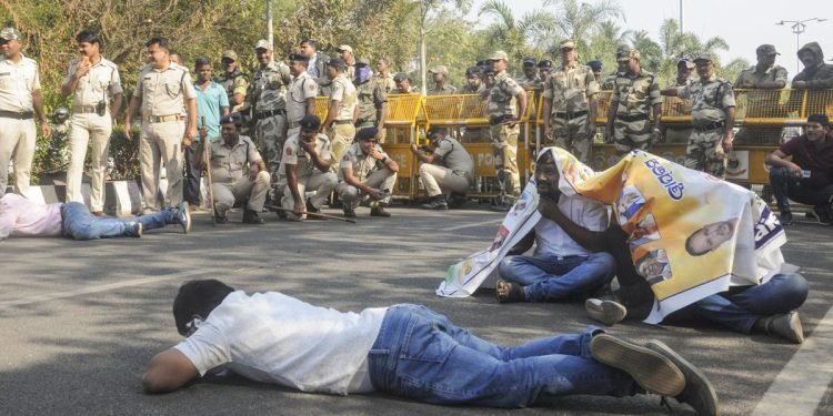 Bee Attack Disrupts Protest Against Odisha IAS Officer