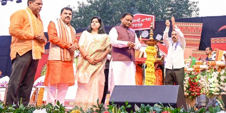 Odisha CM Launches Shahid Madho Singh Haath Kharcha Scheme to Support Tribal Students 