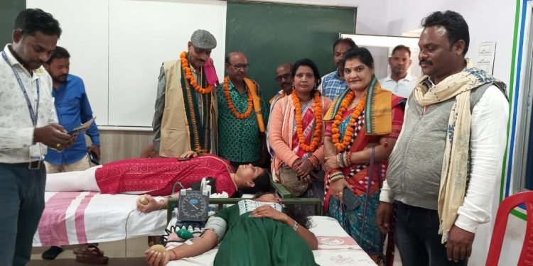 First Blood Donation Camp by Atal Charitable Trust :Voluntary blood donation by 104 people in the long-neglected Odisha-Chhattisgarh border area.