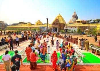 Chaos at Jagannath Temple as Devotees Overwhelm Security on New Year’s Day