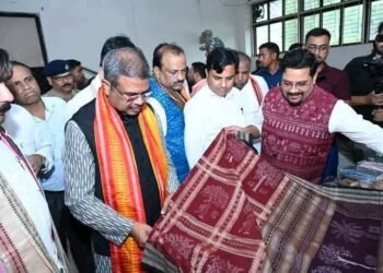 Union Education Minister Dharmendra Pradhan Visits IIHT, Celebrates Global Fame of Sambalpuri Handloom
