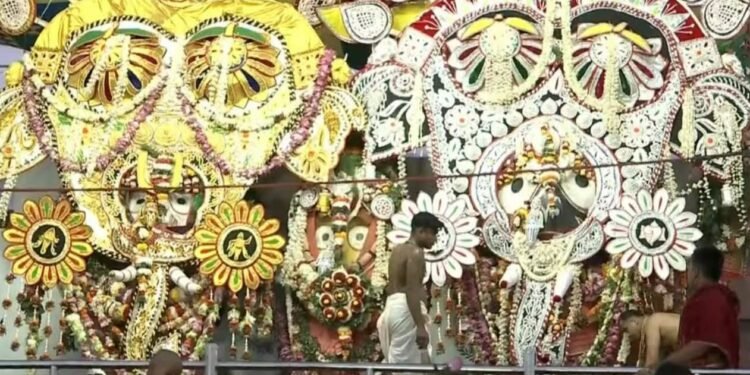 Divine Spectacle in Puri: Lakhs Witness Lord Jagannath’s Hati Besha on Snana Yatra