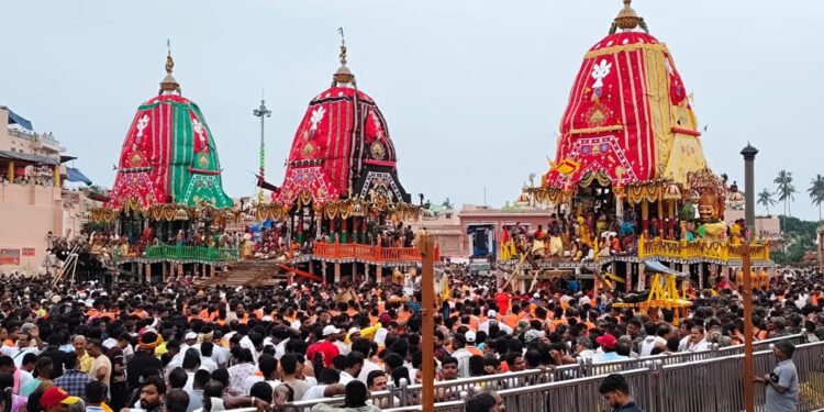 Rath Yatra 2025: Divine Procession Pauses Midway in Puri, To Resume With First Light Tomorrow