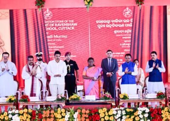 President Murmu Applauds Ravenshaw’s Legacy and Vision at Convocation Ceremony